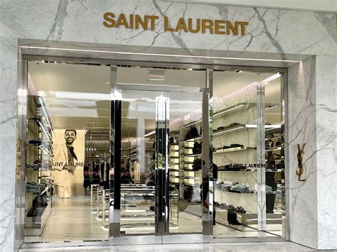 Saint Laurent Stores 